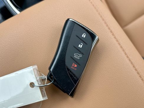 Used 2025 Lexus RX 350 FWD w/ Technology Package image 38