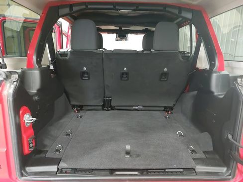 Used 2025 Jeep Wrangler Unlimited Sport AWD/4WD image 12
