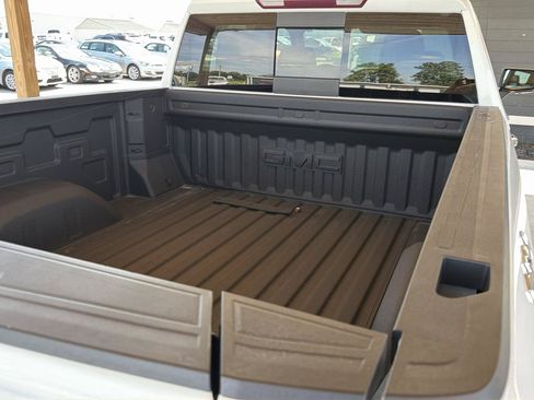 Used 2020 GMC Sierra 1500 SLT w/ SLT Premium Package AWD/4WD image 6