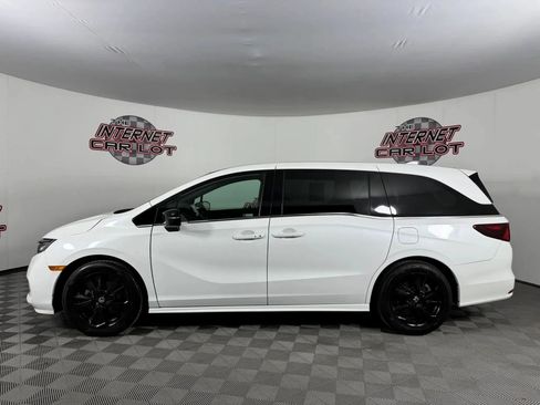 Used 2023 Honda Odyssey Sport image 4