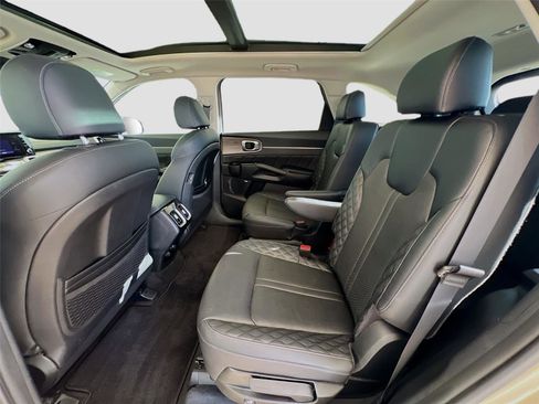 Used 2021 Kia Sorento SX Prestige image 29