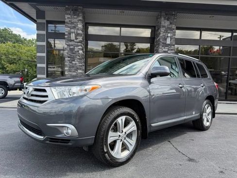 Used 2011 Toyota Highlander Limited w/ Tow Pkg AWD/4WD image 14