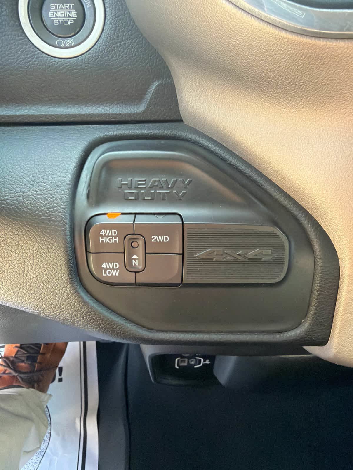 Used 2022 RAM 2500 Laramie AWD/4WD image 17