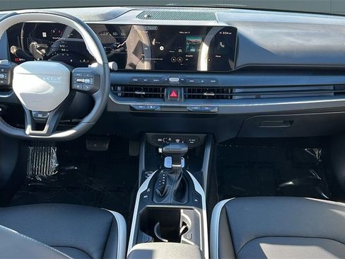 New 2025 Kia K4 GT-Line image 6