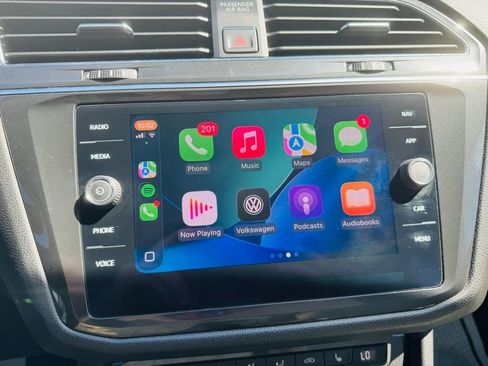 Used 2018 Volkswagen Tiguan SEL FWD image 29