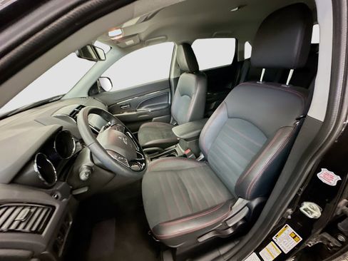 Used 2025 Mitsubishi Outlander Sport SE image 13