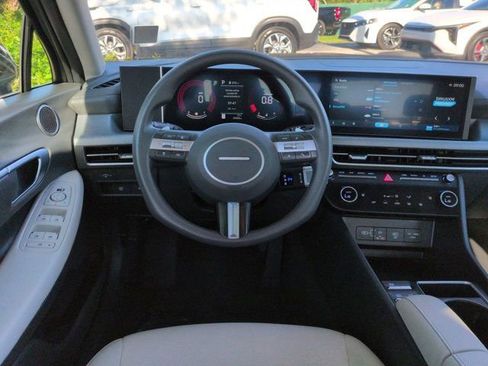 Used 2025 Hyundai Sonata SEL FWD image 14