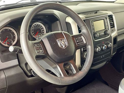 Used 2019 RAM 1500 Classic SLT AWD/4WD image 17