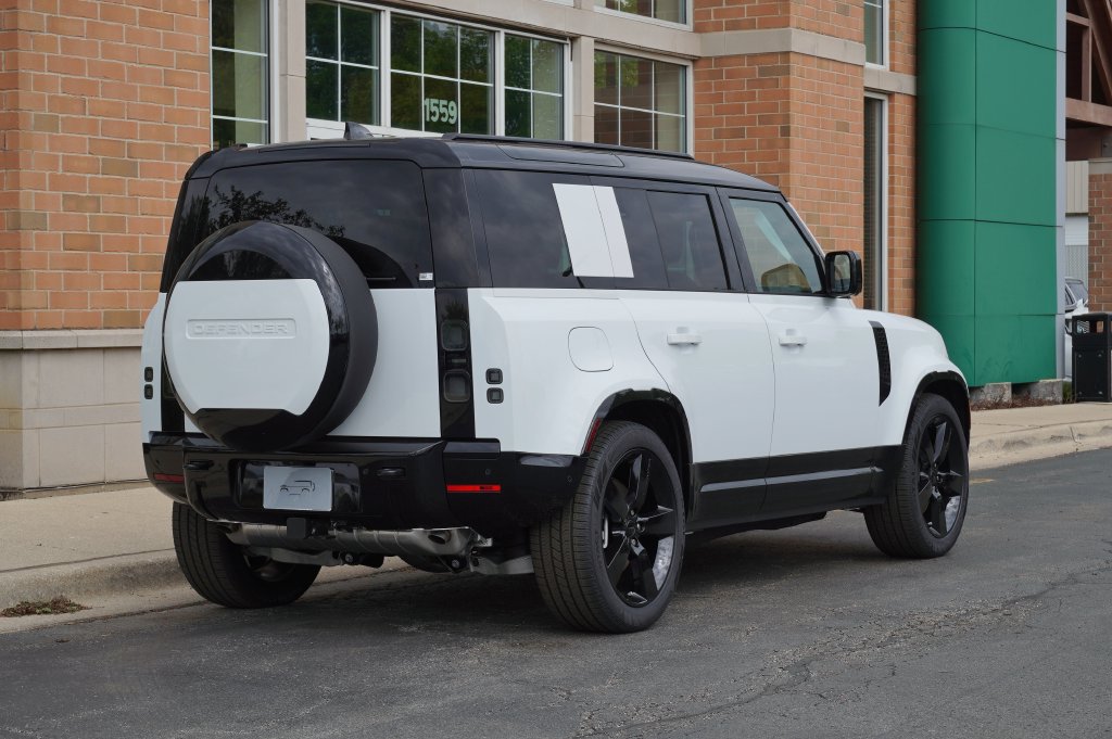 Certified 2026 Land Rover Defender 110 X-Dynamic SE AWD/4WD image 6