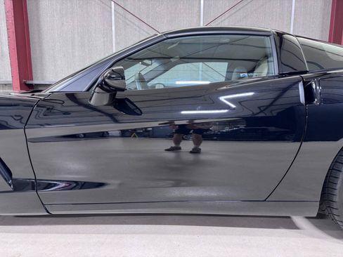 Used 2005 Chevrolet Corvette Coupe w/ Preferred Equipment Group RWD image 10
