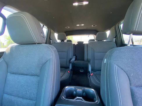 Used 2025 Chevrolet Traverse LT w/ Driver Confidence Package AWD/4WD image 22