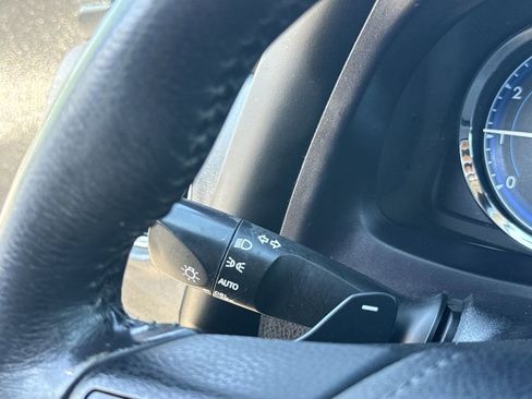 Used 2018 Toyota Corolla XSE image 29