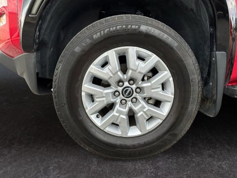 Used 2022 Nissan Frontier SV RWD image 9