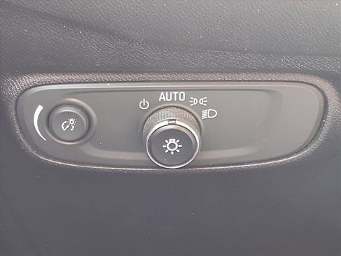 Used 2019 Chevrolet Equinox LT image 16