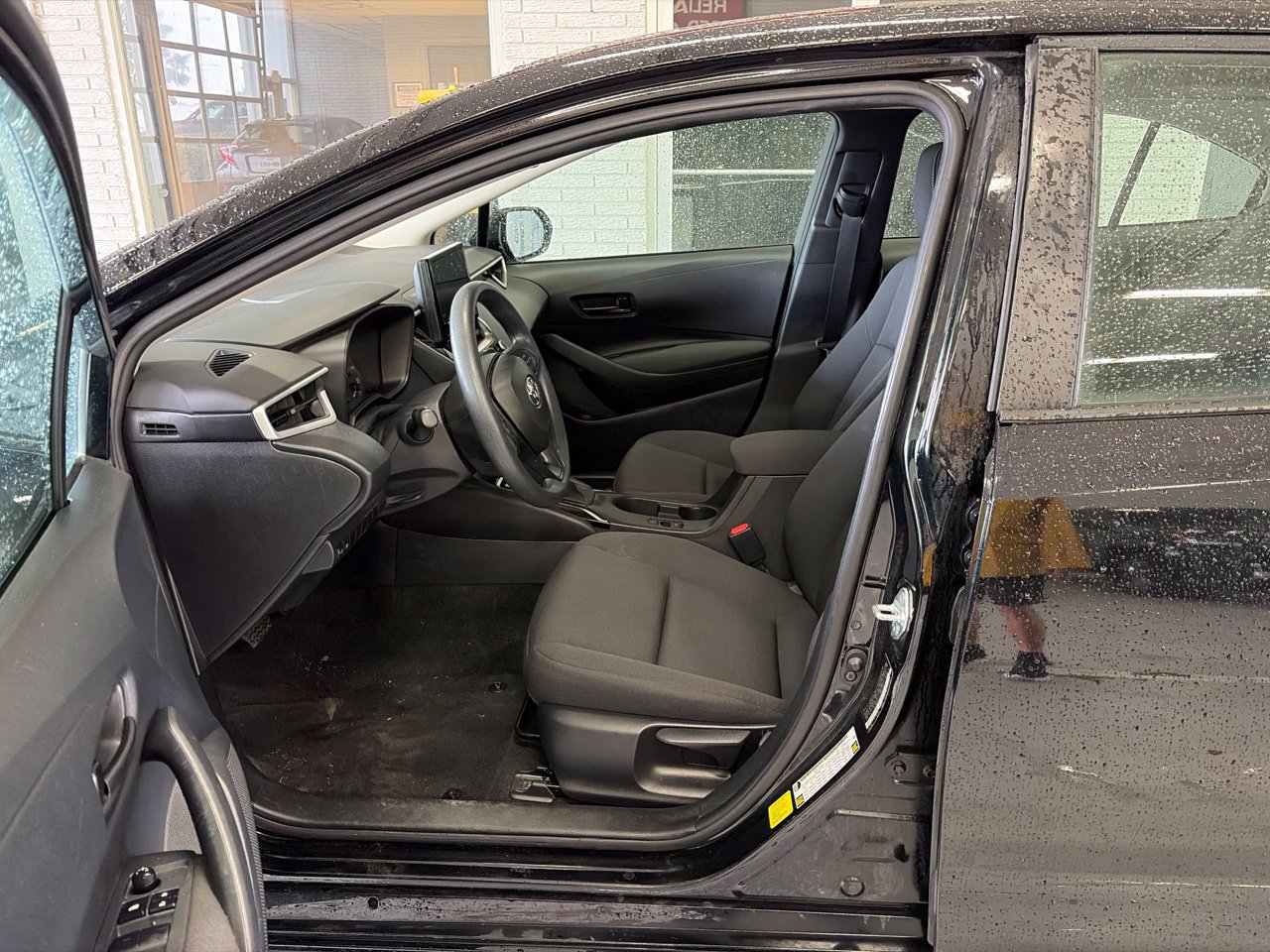 Used 2025 Toyota Corolla LE FWD image 7