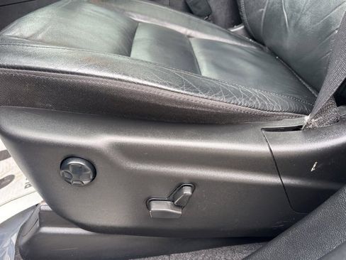 Used 2022 Jeep Grand Cherokee Limited image 23