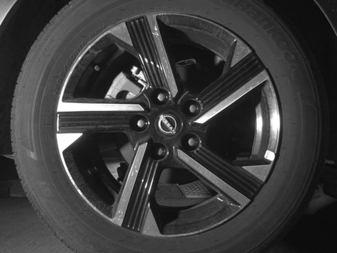 Used 2025 Nissan Sentra SV FWD image 18