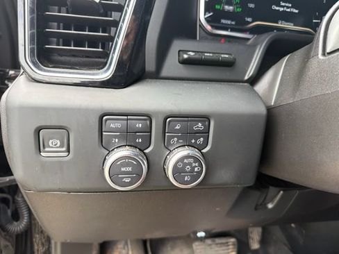 Used 2024 GMC Sierra 2500 Denali Ultimate AWD/4WD image 12