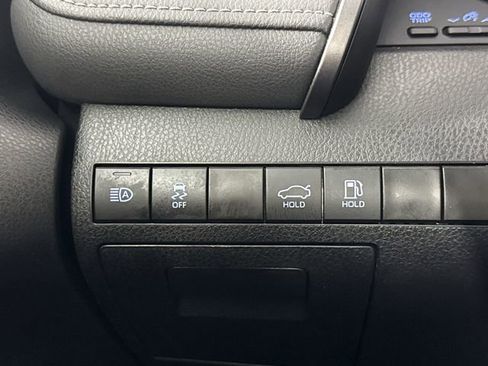 Used 2024 Toyota Camry SE image 18