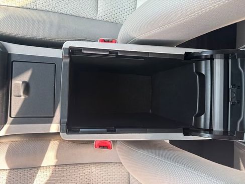 Used 2014 Toyota Camry LE image 26