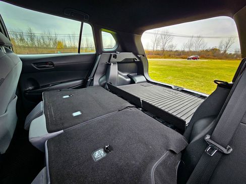 Used 2024 Toyota Corolla Cross AWD Hybrid image 31