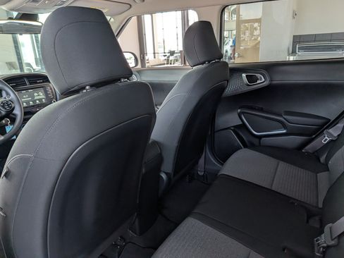 Used 2021 Kia Soul S FWD image 12