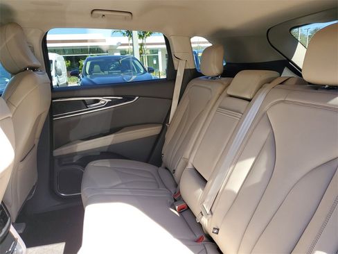 Certified 2022 Lincoln Nautilus FWD w/ Premium Package image 12