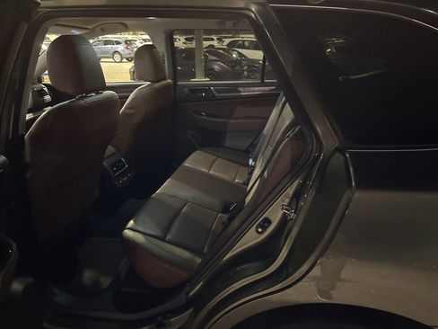 Used 2018 Subaru Outback 2.5i Touring image 8