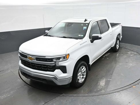 Used 2022 Chevrolet Silverado 1500 LT AWD/4WD image 31
