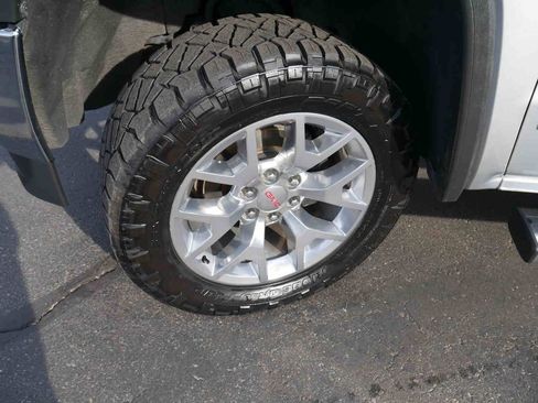 Used 2017 GMC Sierra 1500 SLT w/ SLT Premium Package image 12