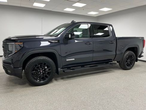 Used 2024 GMC Sierra 1500 Elevation w/ Elevation Premium Package AWD/4WD image 6