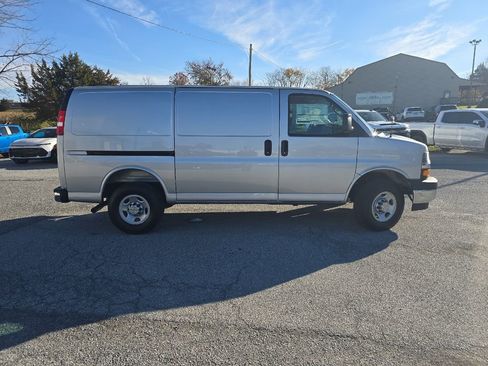 New 2025 Chevrolet Express 3500 w/ Driver Convenience Package image 11