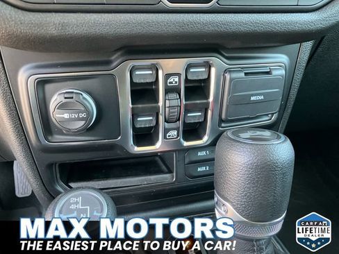 Used 2024 Jeep Wrangler Sport S image 38