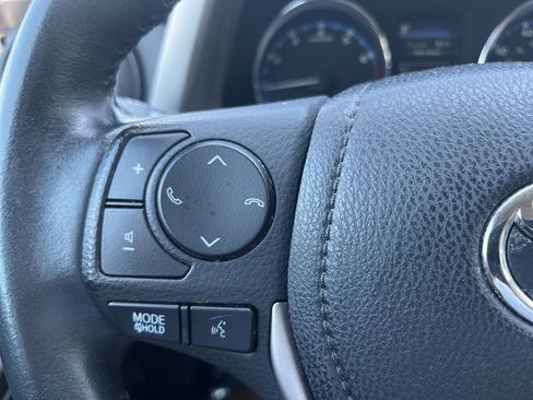 Used 2016 Toyota RAV4 XLE AWD/4WD image 16