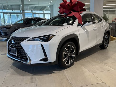 New 2026 Lexus UX 300h FWD image 6