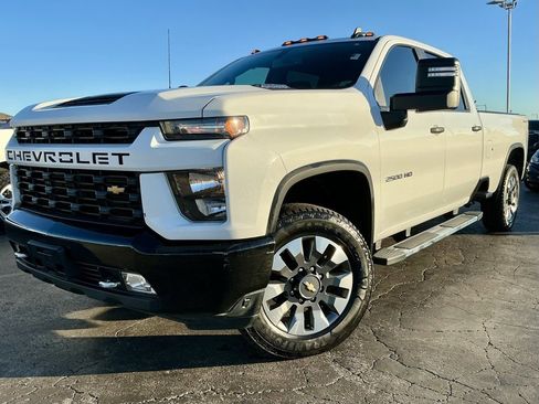 Used 2022 Chevrolet Silverado 2500 Custom w/ Custom Value Package image 3