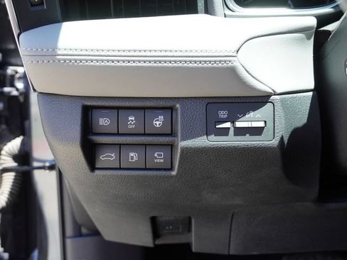 Used 2020 Toyota Avalon Limited w/ Advanced Safety Package FWD image 18
