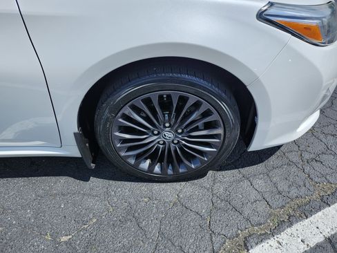 Used 2016 Toyota Avalon Touring FWD image 12