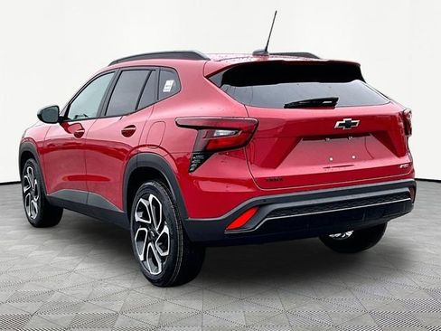 New 2026 Chevrolet Trax RS w/ Sunroof Package FWD image 4