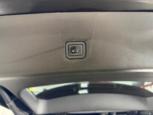 Used 2020 Chevrolet Traverse LT FWD image 10