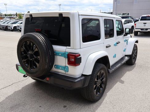 Used 2021 Jeep Wrangler Unlimited Sahara w/ Cold Weather Group AWD/4WD image 5