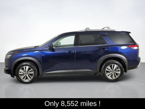 Used 2025 Nissan Pathfinder SL AWD/4WD image 6