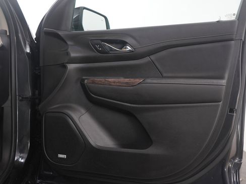 Used 2020 GMC Acadia Denali w/ Denali Ultimate Package image 9