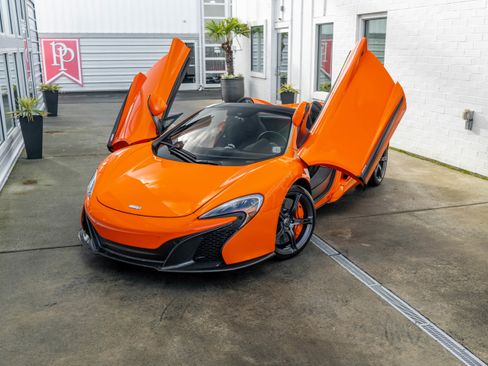 Used 2015 McLaren 650S Spider image 43
