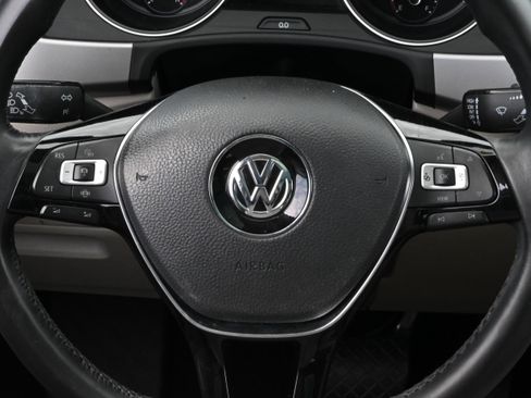 Used 2019 Volkswagen Atlas SE FWD image 29