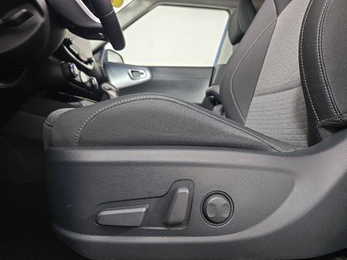 Used 2025 Kia Soul EX image 32