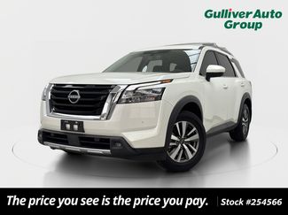 Used 2022 Nissan Pathfinder SL FWD video 1