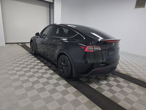 Used 2021 Tesla Model Y Long Range image 7