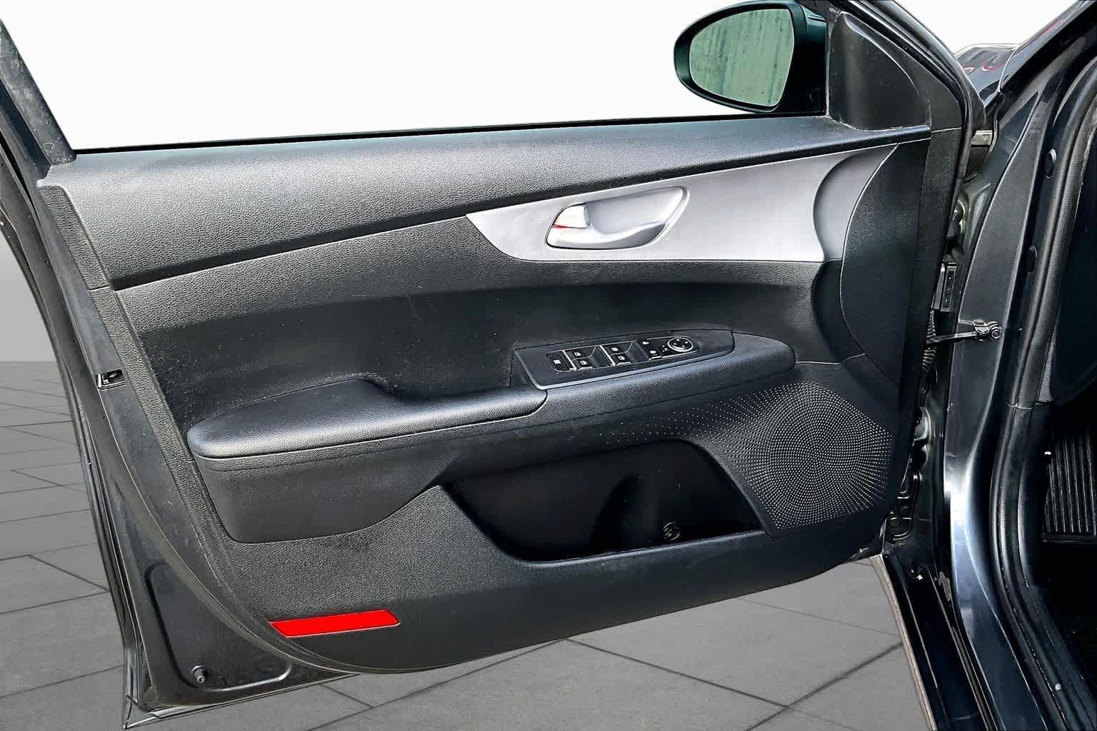 Used 2022 Kia Forte LXS FWD image 22