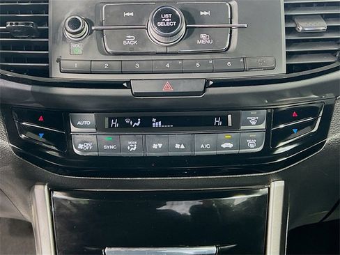 Used 2017 Honda Accord Sport image 22